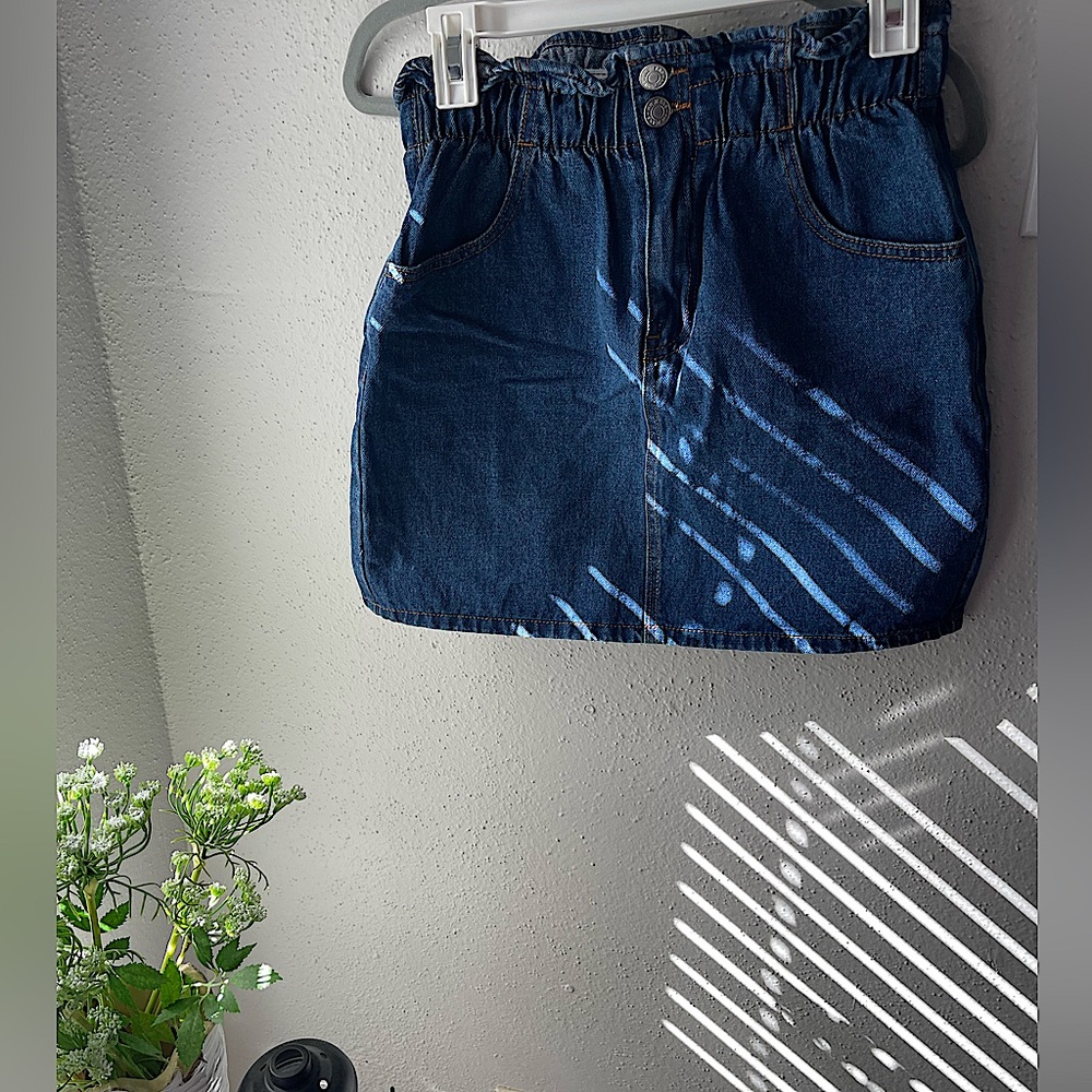 NWOT Medium Jean skirt